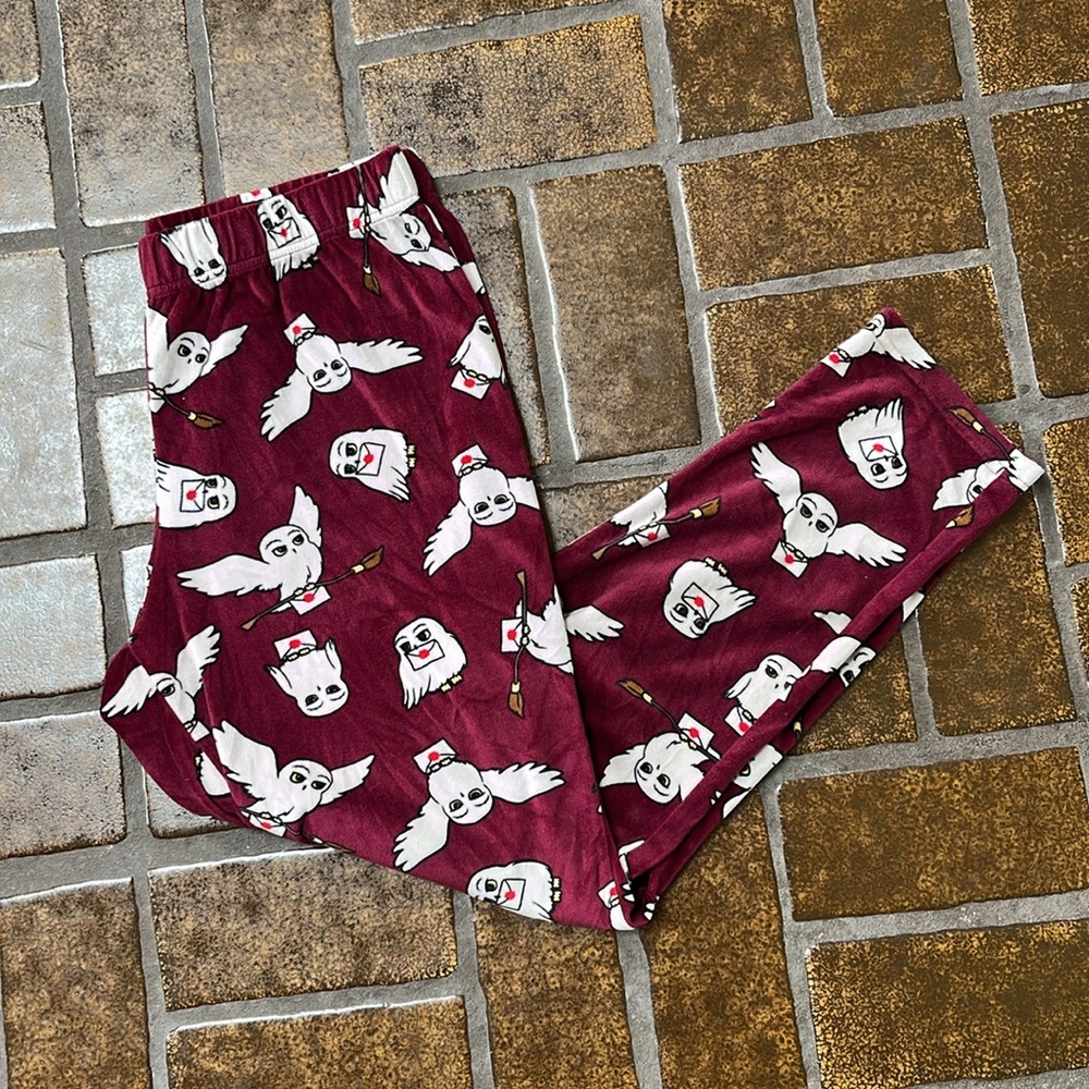 🛍 6 for $35 • Harry Potter Maroon Hedwig Print Fleece Pajama Pants